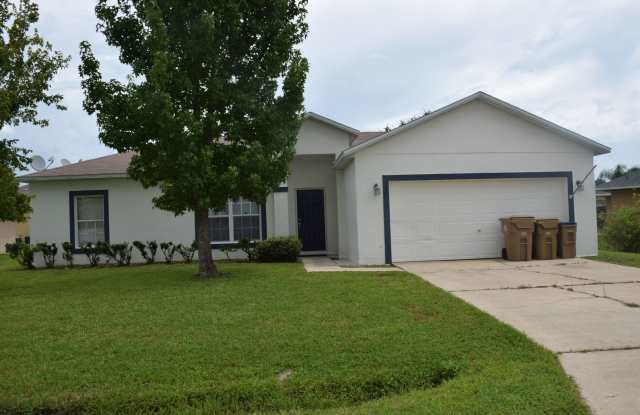 Photo of Quaint 3 Bedroom, 2 Bath Ranch Home – A True Gem in the Heart of Poinciana! Basic Cable and Internet Included!