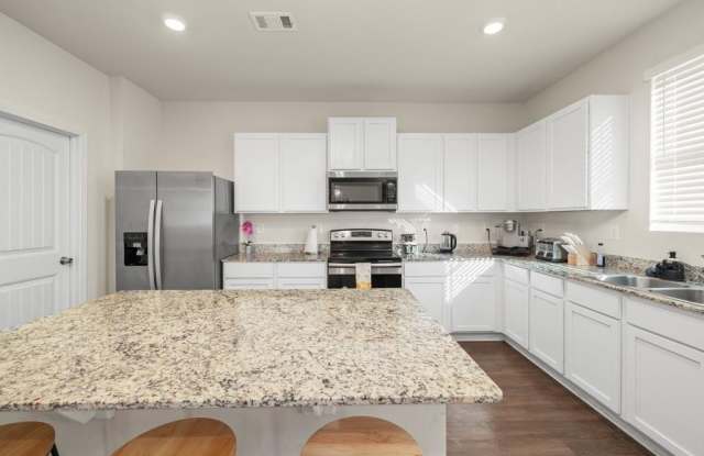 335 JON JEFF Drive NW