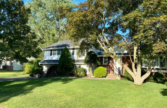 110 Garry Rd - 110 Garry Road, Closter, NJ 07624