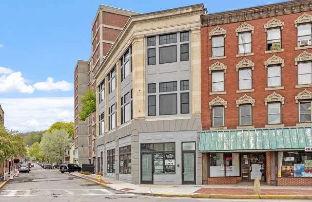409 Main St