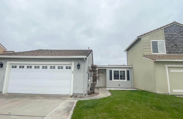 712 Sherman cir - 712 Sherman Circle, Salinas, CA 93907