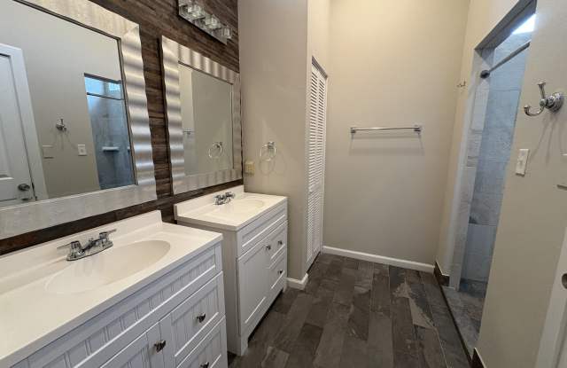 8612 Eagle Rock Avenue Northeast