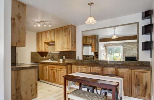 2 Bedroom Condo in Avon