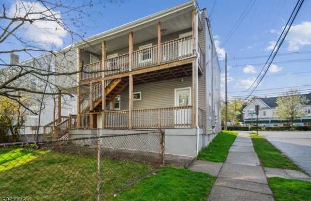 143 Valley Rd UNIT 1L