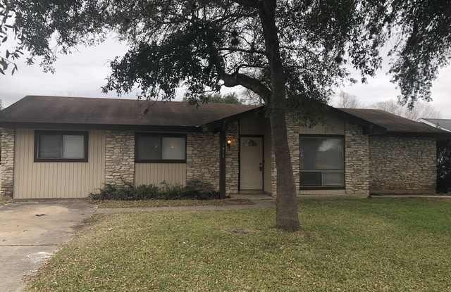 7913 leafy hollow