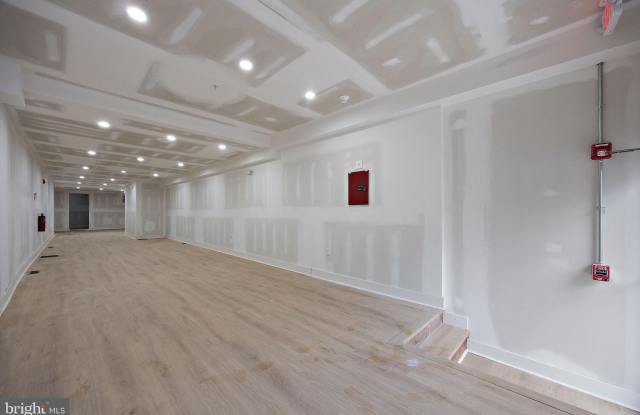 841 N TATNALL Street