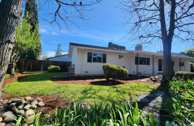 Updated 3 bedroom Redwood City home, on cul-de-sac, backyard in serene neighborhood - 314 Santa Clara Avenue, San Mateo County, CA 94061