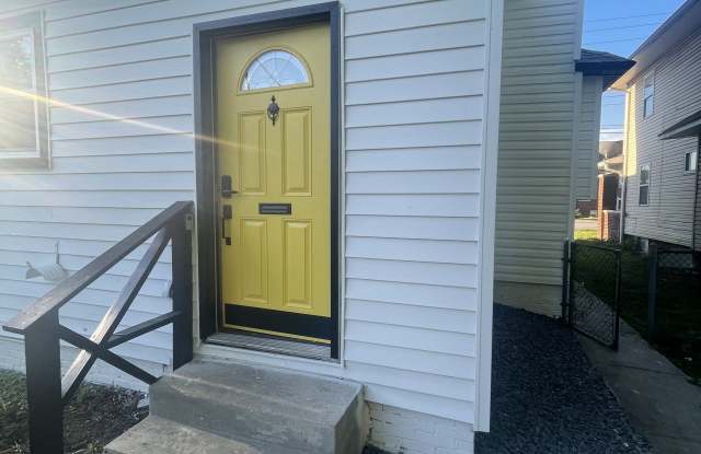 Photo of 4522 E Washington St