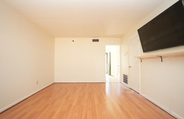 4629 Old Lantern Way