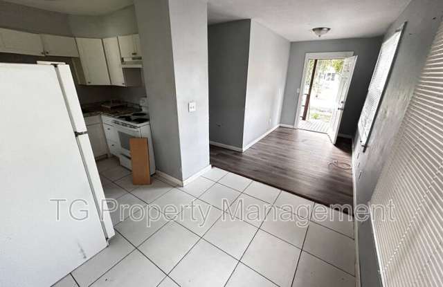 Photo of 2057 Brackland St