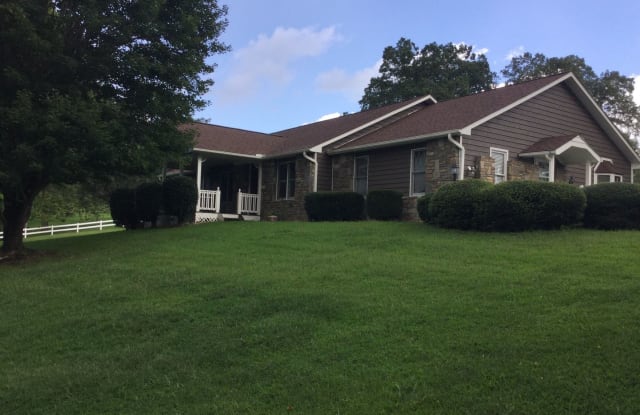 205 Brookside Drive - 205 Brookside Drive, Henderson County, NC 28792