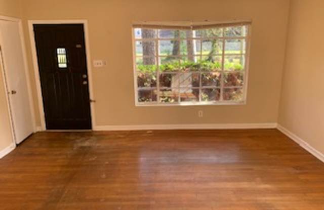 3/2 Spacious Backyard