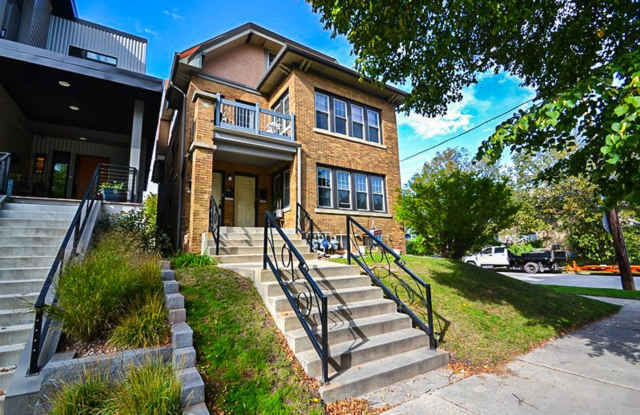 1645-1647 N Astor St