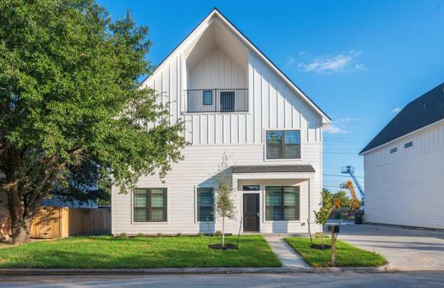 Brand New 6 Bed, 6.5 Bath, 3 Story Townhomes w/ Bonus Room  Balcony!