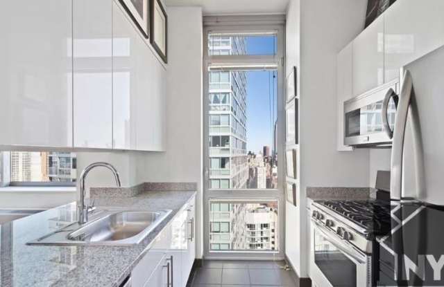 451 West 37th Street