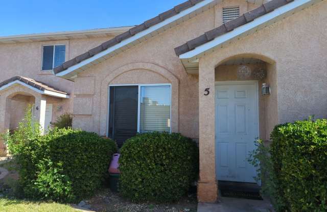 Adorable Townhome in a Prime St. George Location