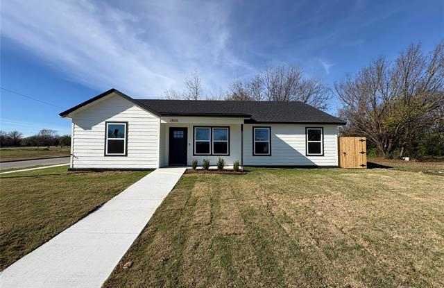 Photo of 2806 North Lansing Place