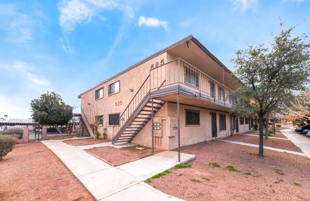 Modern Condo: Remodeled Elegance Awaits!