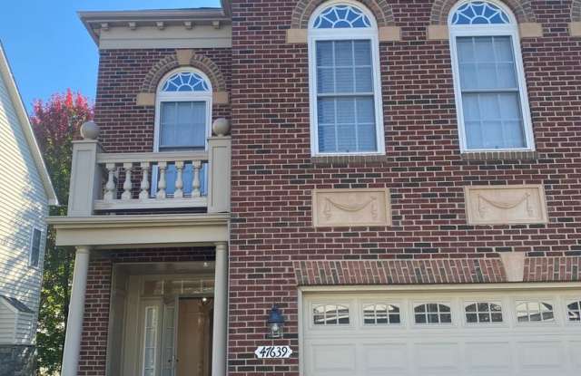 Photo of 3 Bedroom Townhome in Sterling, with a large complete loft on top floor