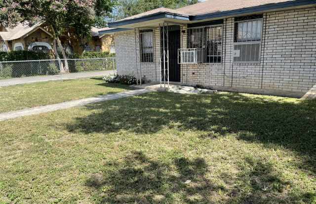 1711 W. Cesar Chavez - 1