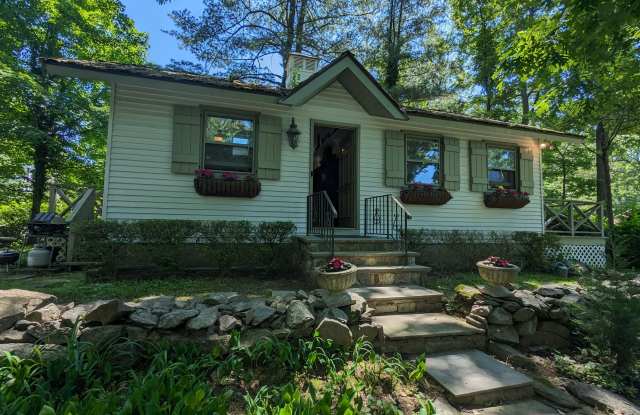 3 Wild Rose Lane
