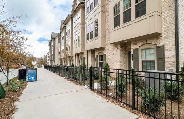 Photo of 603 Broadview Place NE