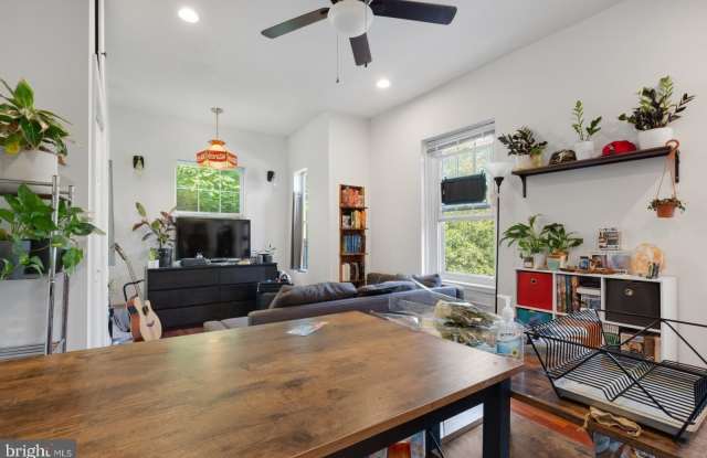 618 N 40TH Street unit: 2