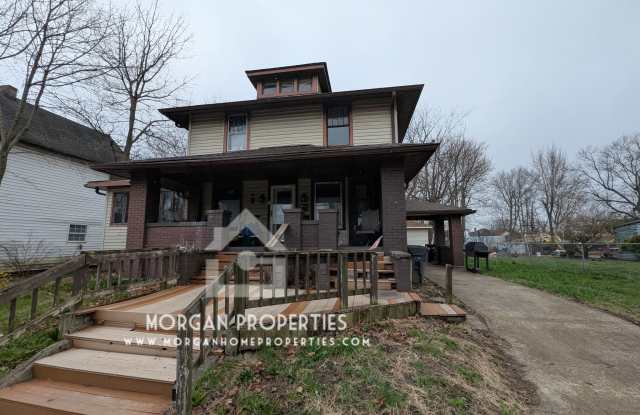 1527 Walnut Street