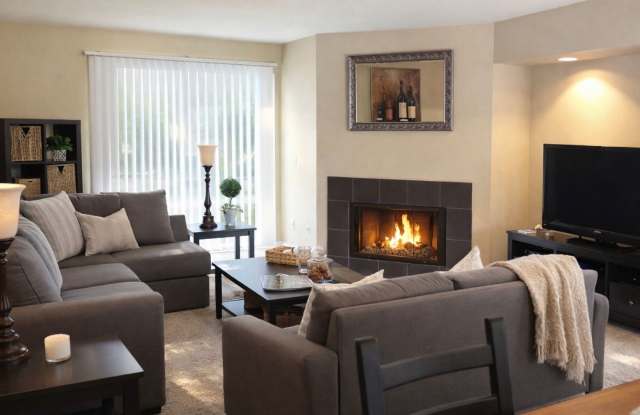 Beautiful Downstairs 2 Bedroom 2 Bath looking out to the Sonoma Creek!