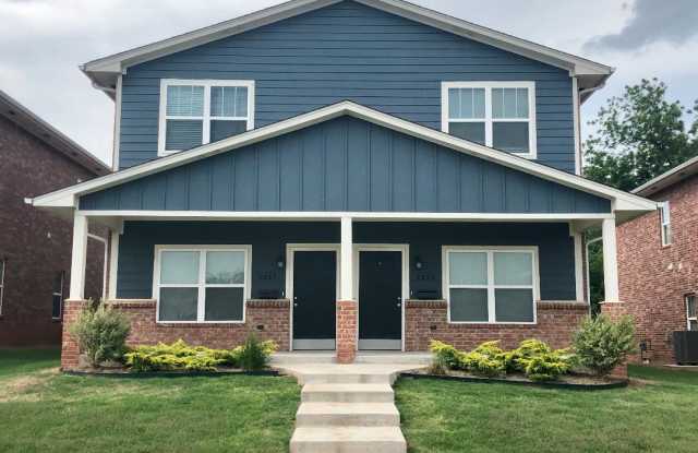 Photo of 1217 East Main Street