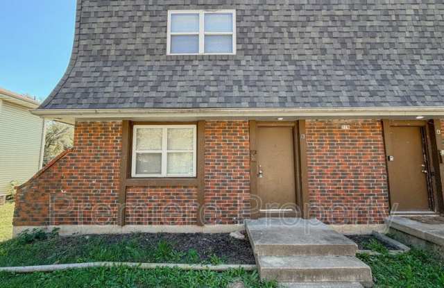 219 N Oak Dr
