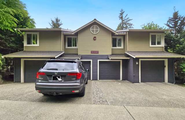 Spacious 3-Bed, 3-Bath Home with Lower Level Bedrooms, Patio, and Garage Near Factoria Mall  Downtown Bellevue
