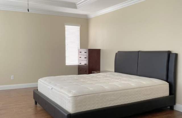 Photo of 13744 Dellbrook St