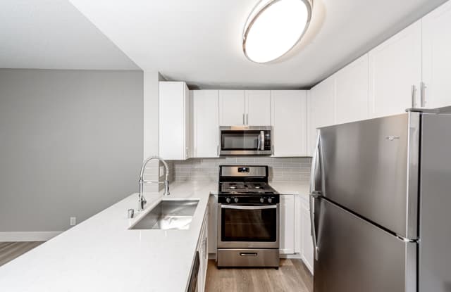 Indie Glendale Collection