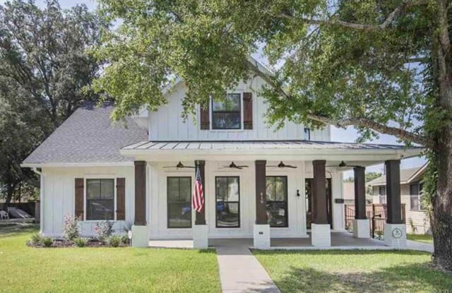 419 W DE SOTO ST - 419 W De Soto St, Pensacola, FL 32501