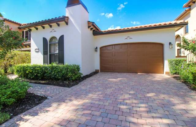 ***LOVELY HEATED POOL HOME WITH PLAYER'S CLUB TRANSFER IN LELY RESORT FOR ADDITIONAL FEE***