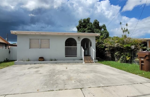 521 E 41st St - 521 East 41st Street, Hialeah, FL 33013