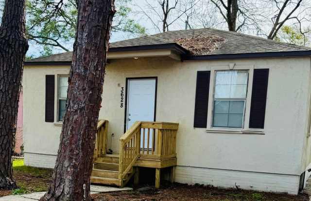 Photo of 3628 Chippewa Street (2 Bed/1 Bath) Home