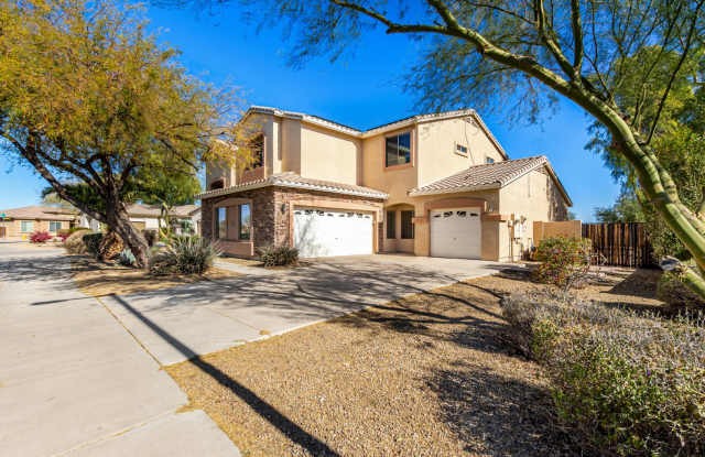 Spacious and beautiful home in Goodyear!!!