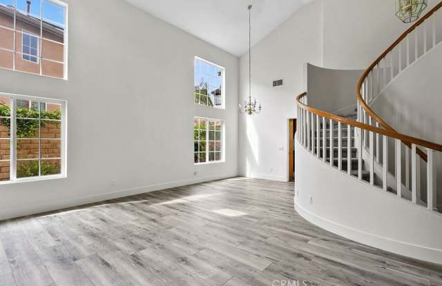 27901 Glenfield Circle