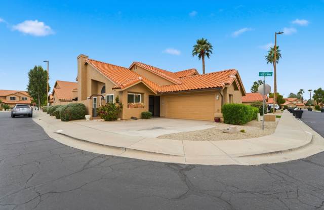 Fully Furnished Scottsdale Home with Bonus Room  2-Car Garage