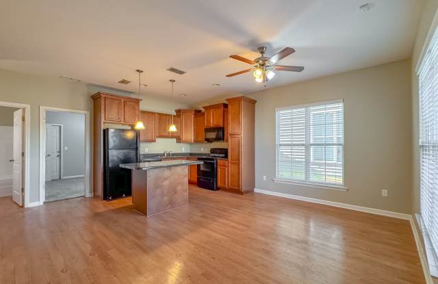 NEWER 3/3 w/ Black Appliances, Washer/Dryer,  Deck! Mins to FSU  TCC! Community Pool/Gym! $1600/month Avail NOW!