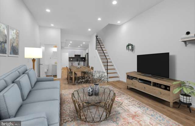 2516 W MASTER Street
