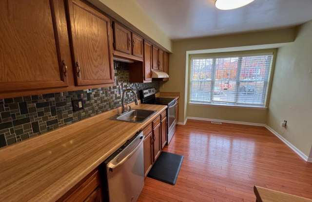 8297 LONDONDERRY Court