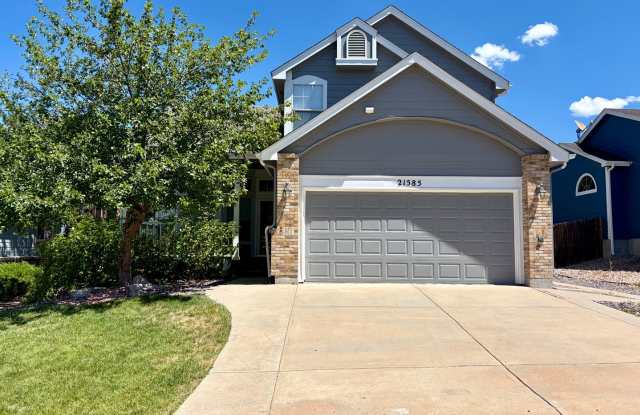 Spacious 3-bedroom, 3-bathroom home in the Villages of Parker—close to parks, trails, and local schools