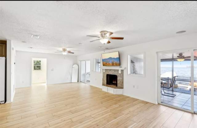 3420 Lake Harney Cir