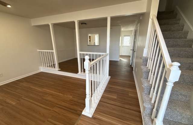 5537 Lynbrook Landing