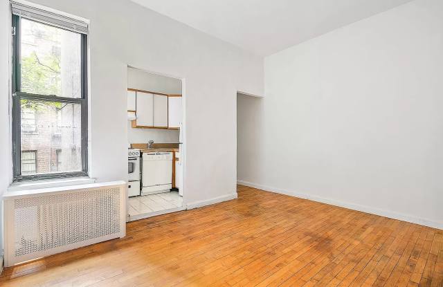 352 W 56th St Apt 2B