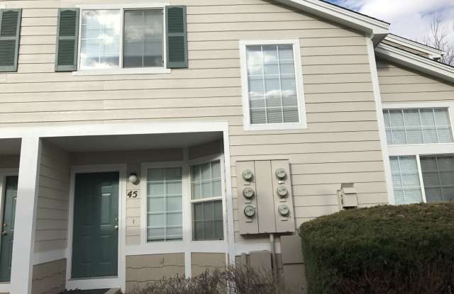 Spacious 2 Bed, 2 Bath townhouse in SE Fort Collins photos photos