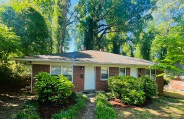 Walk to UNC Campus 2b/1b duplex - 403 Smith Avenue, Chapel Hill, NC 27516